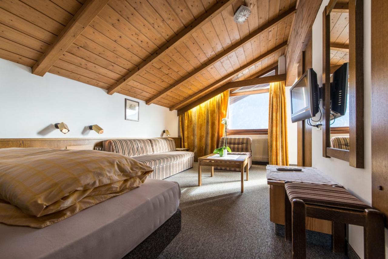 Hotel Tubris Sand in Taufers Exteriör bild