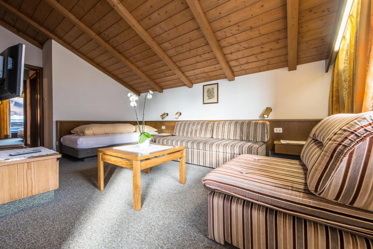 Hotel Tubris Sand in Taufers Exteriör bild